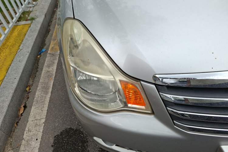 Used Nissan Sylphy 2012 Classic 1.6XE Automatic Comfort Edition Right Front Headlight