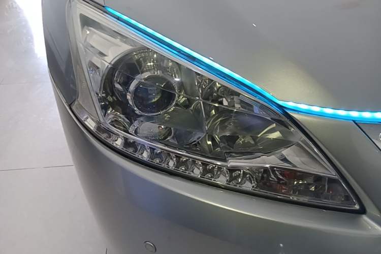 Used Nissan Sylphy 2012 1.6XE CVT Comfort Edition Right Front Headlight