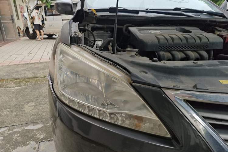 Used Nissan Sylphy 2012 1.6XE Manual Comfort Edition Right Front Headlight