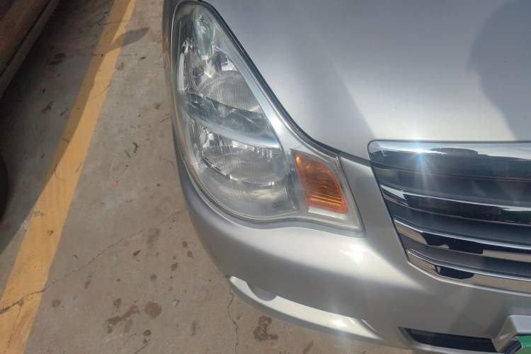 Used Nissan Sylphy 2012 Classic 1.6XE Manual Comfort Edition Right Front Headlight