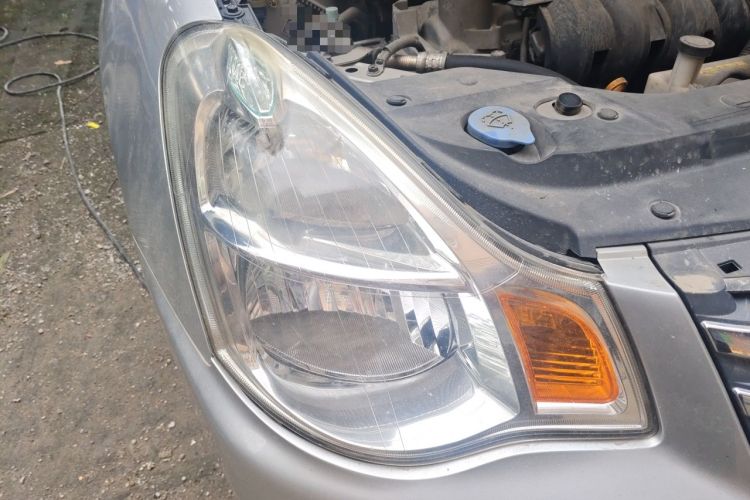 Used Nissan Sylphy 2012 Classic 1.6XE Manual Comfort Edition Right Front Headlight