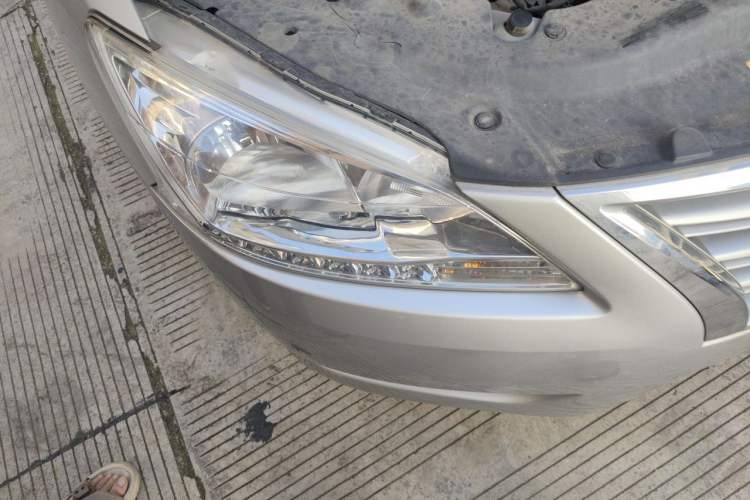 Used Nissan Sylphy 2012 1.6 XL Manual Luxury Edition Right Front Headlight