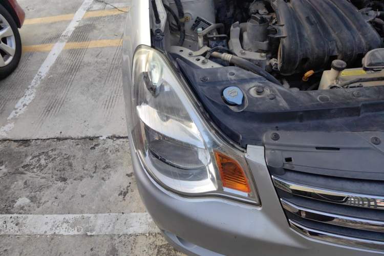 Used Nissan Sylphy 2012 Classic 1.6XE Manual Comfort Edition Right Front Headlight