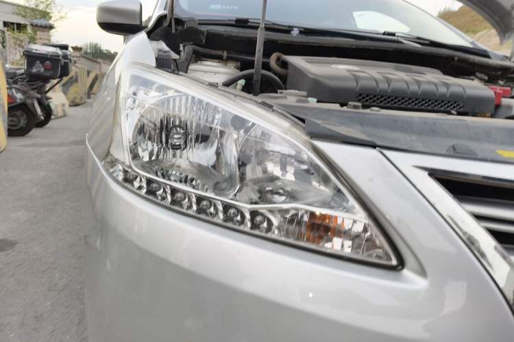 Used Nissan Sylphy 2012 1.6 XL CVT Luxury Edition Right Front Headlight
