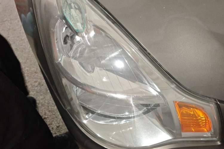 Used Nissan Sylphy 2012 Classic 1.6XE Automatic Comfort Edition Right Front Headlight
