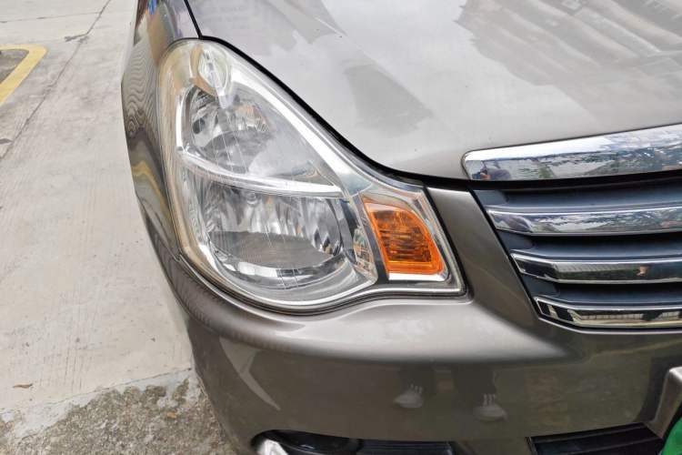 Used Nissan Sylphy 2012 Classic 1.6 XL Automatic Luxury Edition Right Front Headlight