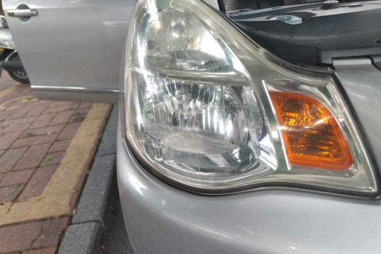 Used Nissan Sylphy 2012 Classic 1.6 XL Automatic Luxury Edition Right Front Headlight
