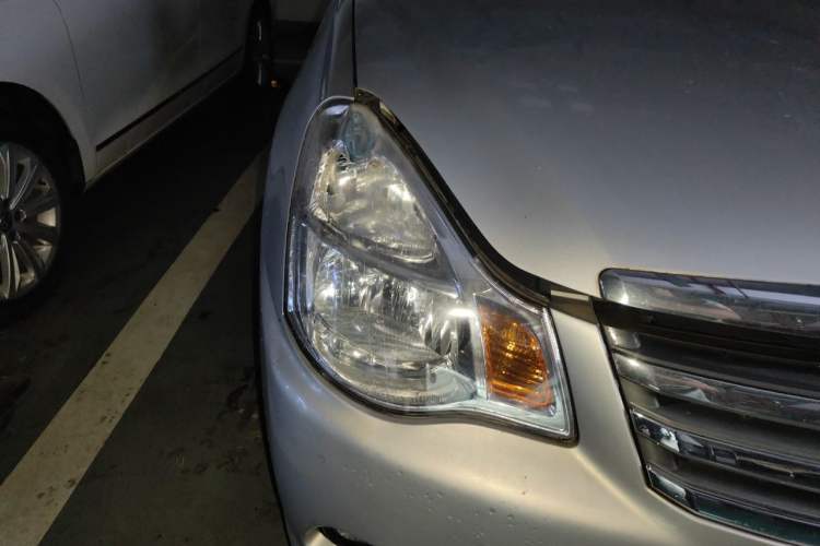 Used Nissan Sylphy 2012 Classic 1.6XE Manual Comfort Edition Right Front Headlight