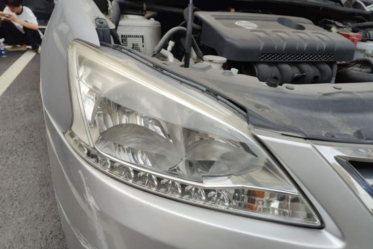 Used Nissan Sylphy 2012 1.6XE CVT Comfort Edition Right Front Headlight