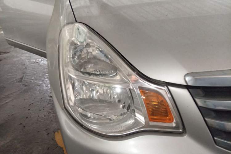 Used Nissan Sylphy 2012 Classic 1.6XE Manual Comfort Edition Right Front Headlight