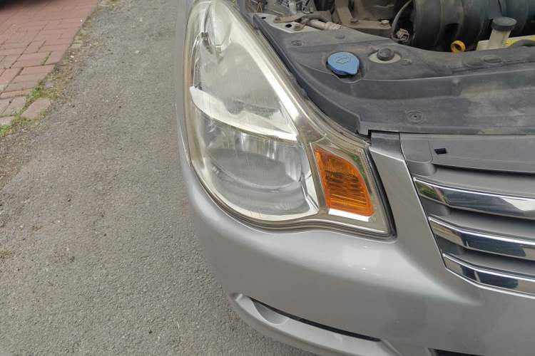 Used Nissan Sylphy 2012 Classic 1.6XE Manual Comfort Edition Right Front Headlight