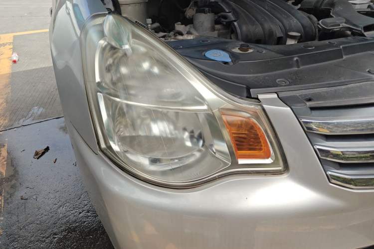 Used Nissan Sylphy 2012 Classic 1.6XE Manual Comfort Edition Right Front Headlight