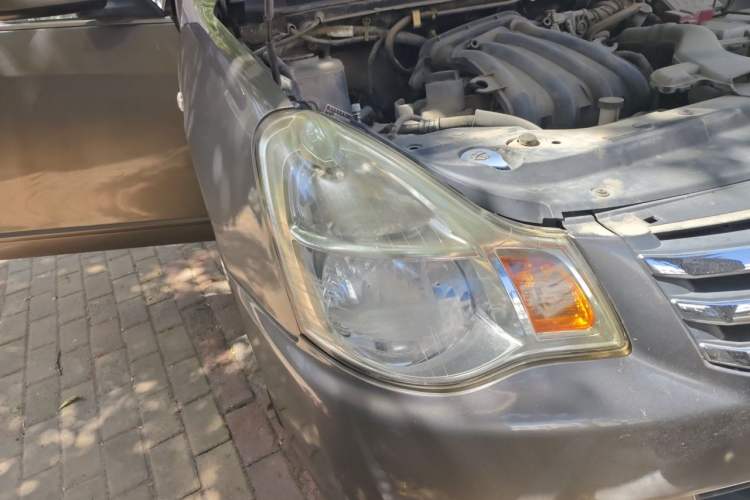 Used Nissan Sylphy 2012 Classic 1.6XE Manual Comfort Edition Right Front Headlight