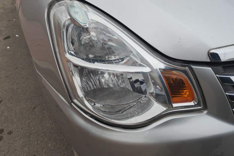Used Nissan Sylphy 2012 Classic 1.6XE Manual Comfort Edition Right Front Headlight
