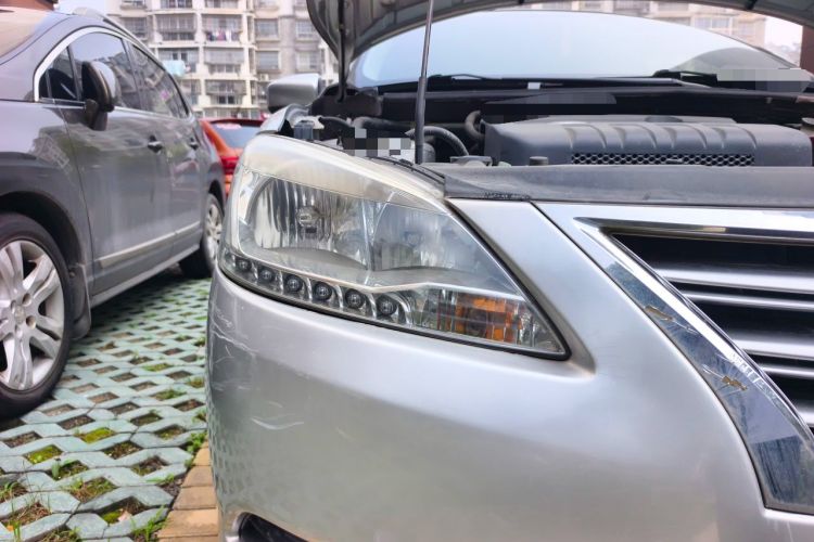 Used Nissan Sylphy 2012 1.6 XL Manual Luxury Edition Right Front Headlight