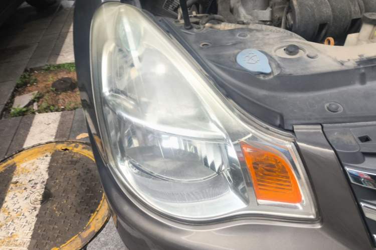 Used Nissan Sylphy 2012 Classic 1.6XE Automatic Comfort Edition Right Front Headlight