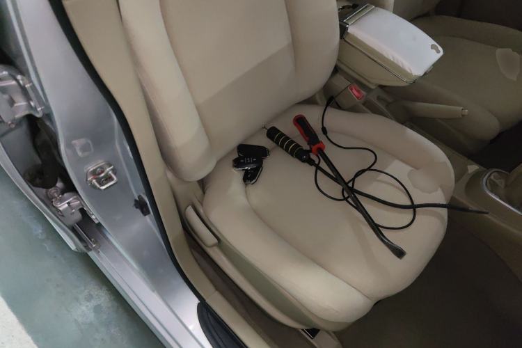 Used Nissan Sylphy 2012 Classic 1.6XE Manual Comfort Edition Right Front Seat