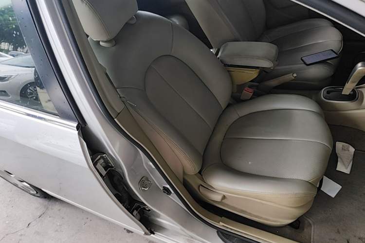 Used Nissan Sylphy 2012 Classic 1.6XE Automatic Comfort Edition Right Front Seat