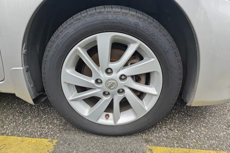 Used Nissan Sylphy 2012 1.8XL CVT Luxury Edition Right Front Wheel Hub