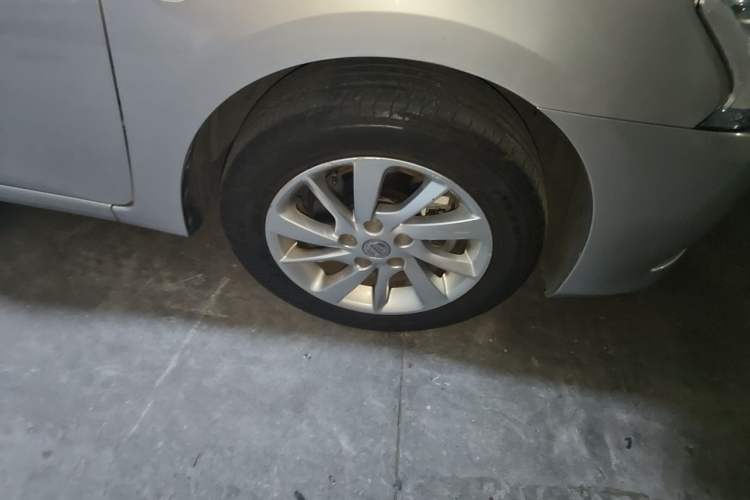 Used Nissan Sylphy 2012 1.6 XL Manual Luxury Edition Right Front Wheel Hub