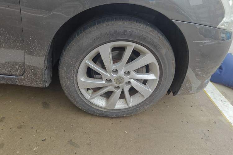 Used Nissan Sylphy 2012 1.6 XL CVT Luxury Edition Right Front Wheel Hub