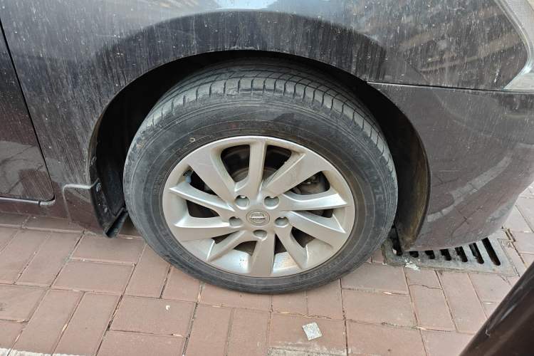 Used Nissan Sylphy 2012 1.8XL CVT Luxury Edition Right Front Wheel Hub