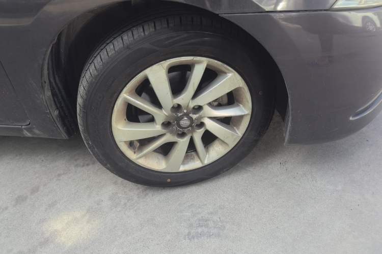 Used Nissan Sylphy 2012 1.6 XL CVT Luxury Edition Right Front Wheel Hub