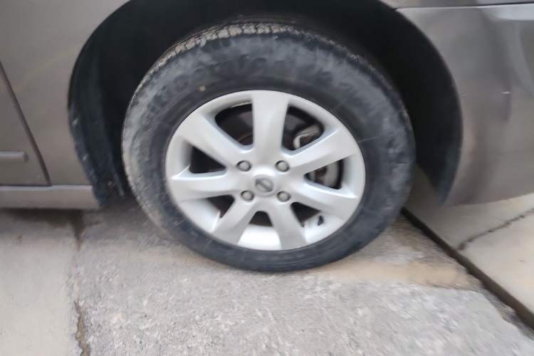Used Nissan Sylphy 2012 Classic 1.6XE Manual Comfort Edition Right Front Wheel Hub