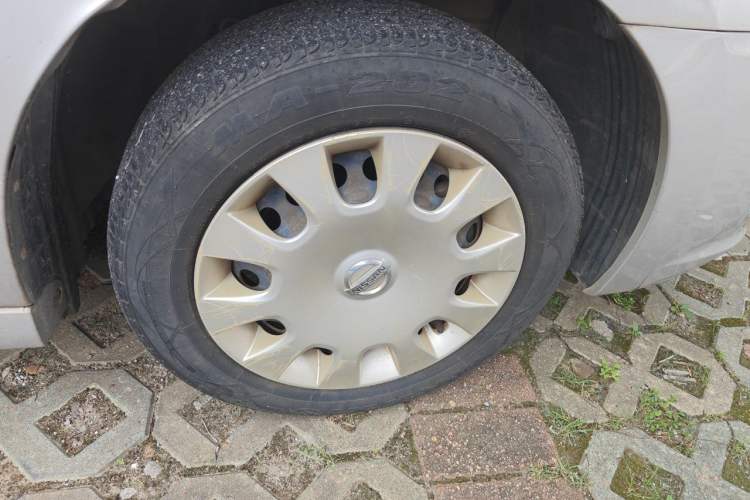Used Nissan Sylphy 2012 Classic 1.6XE Automatic Comfort Edition Right Front Wheel Hub