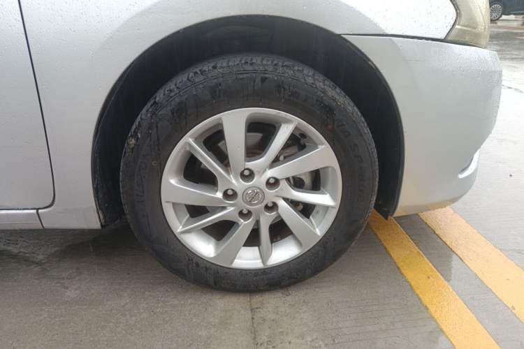 Used Nissan Sylphy 2012 1.8XL CVT Luxury Edition Right Front Wheel Hub