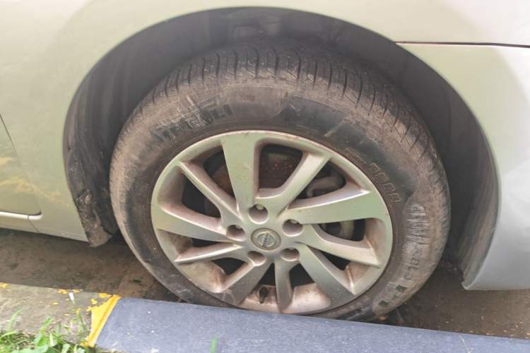Used Nissan Sylphy 2012 1.6 XL CVT Luxury Edition Right Front Wheel Hub
