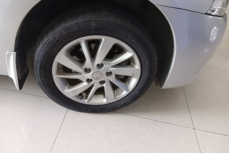 Used Nissan Sylphy 2012 1.6XE CVT Comfort Edition Right Front Wheel Hub