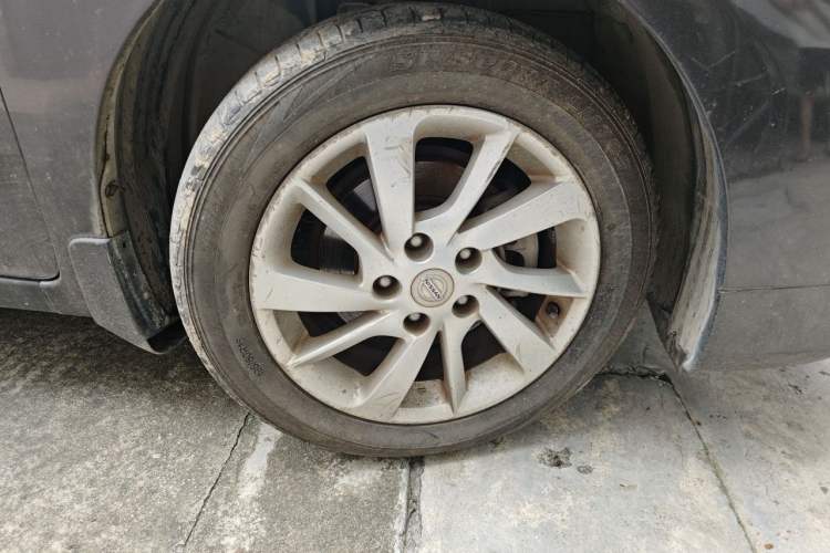 Used Nissan Sylphy 2012 1.6XE Manual Comfort Edition Right Front Wheel Hub
