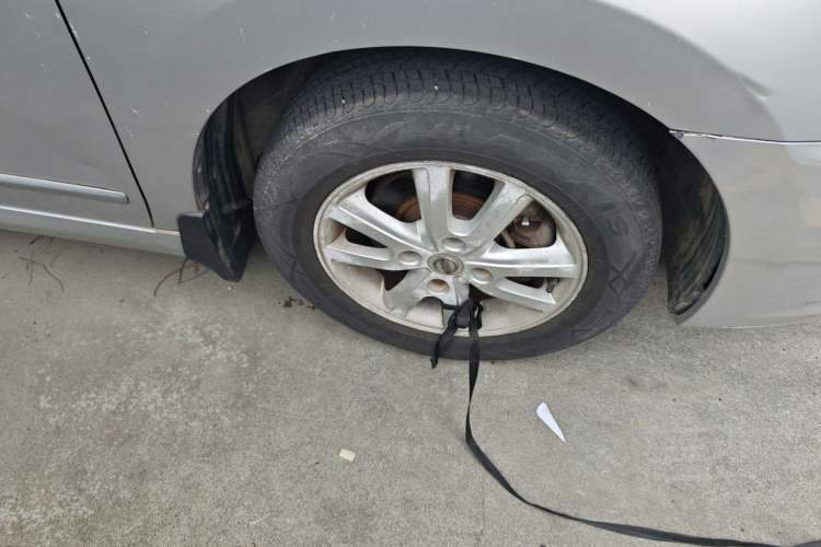 Used Nissan Sylphy 2012 Classic 1.6XE Automatic Comfort Edition Right Front Wheel Hub
