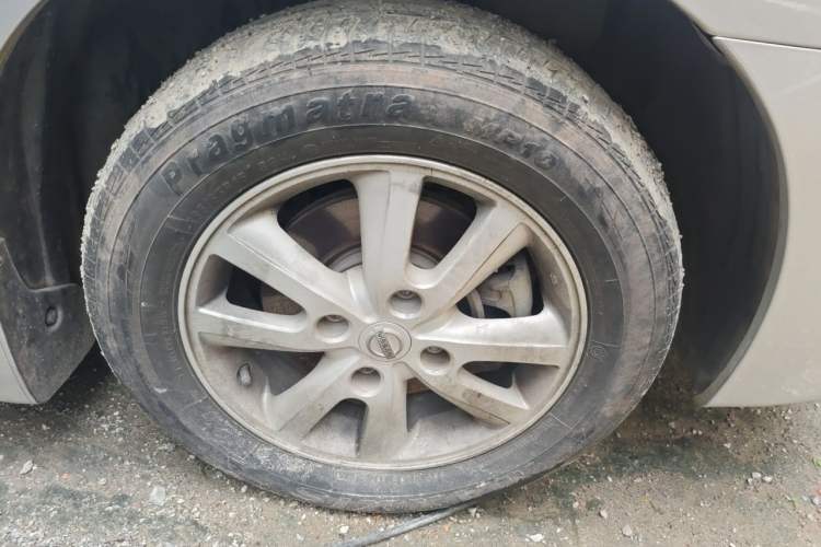 Used Nissan Sylphy 2012 Classic 1.6XE Manual Comfort Edition Right Front Wheel Hub