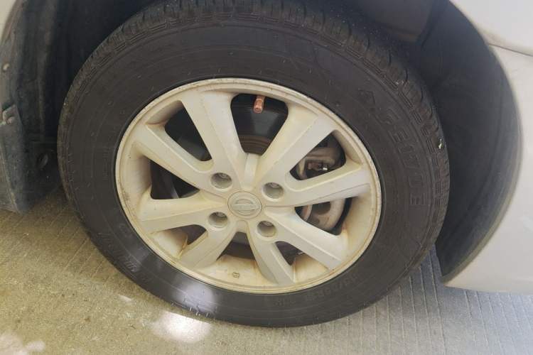Used Nissan Sylphy 2012 Classic 1.6XE Automatic Comfort Edition Right Front Wheel Hub