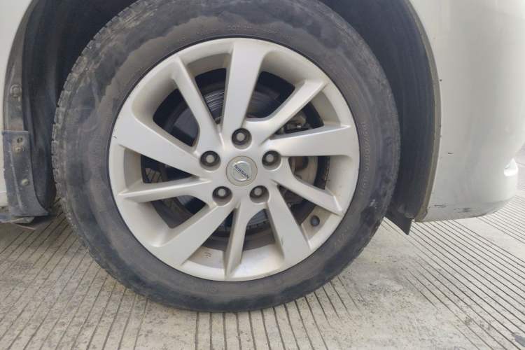 Used Nissan Sylphy 2012 1.6 XL Manual Luxury Edition Right Front Wheel Hub