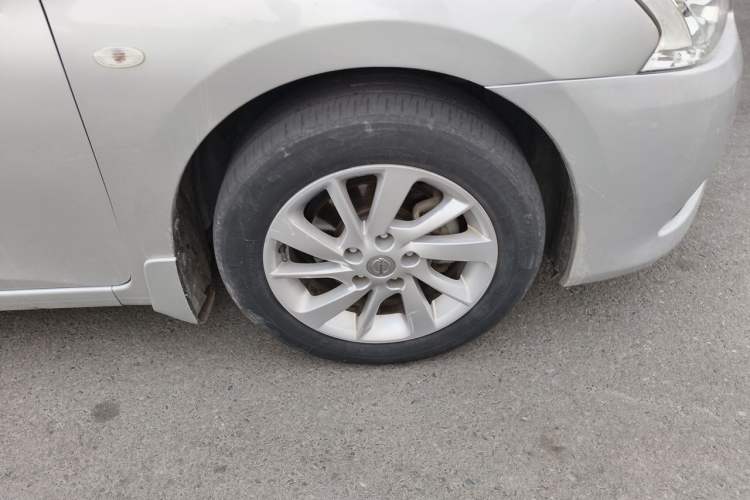 Used Nissan Sylphy 2012 1.6 XL CVT Luxury Edition Right Front Wheel Hub