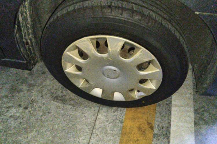Used Nissan Sylphy 2012 Classic 1.6XE Manual Comfort Edition Right Front Wheel Hub