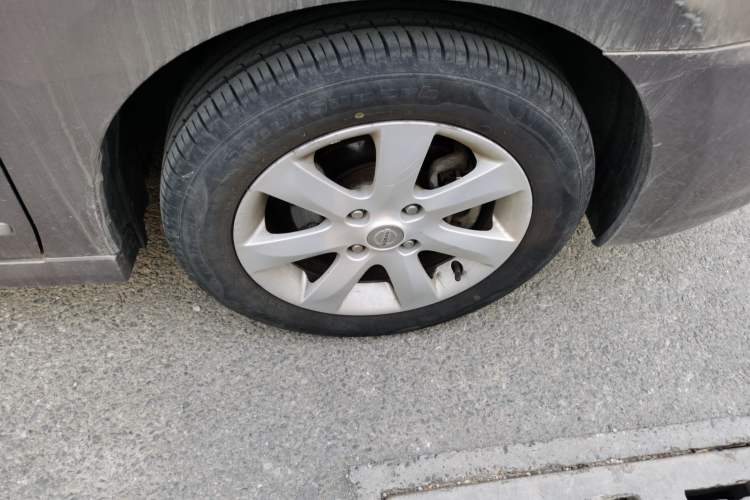 Used Nissan Sylphy 2012 Classic 1.6XE Automatic Comfort Edition Right Front Wheel Hub