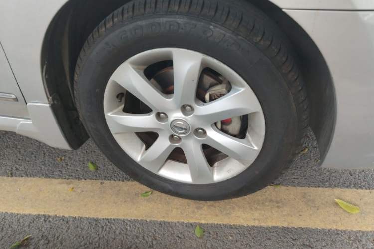 Used Nissan Sylphy 2012 Classic 1.6 XL Automatic Luxury Edition Right Front Wheel Hub