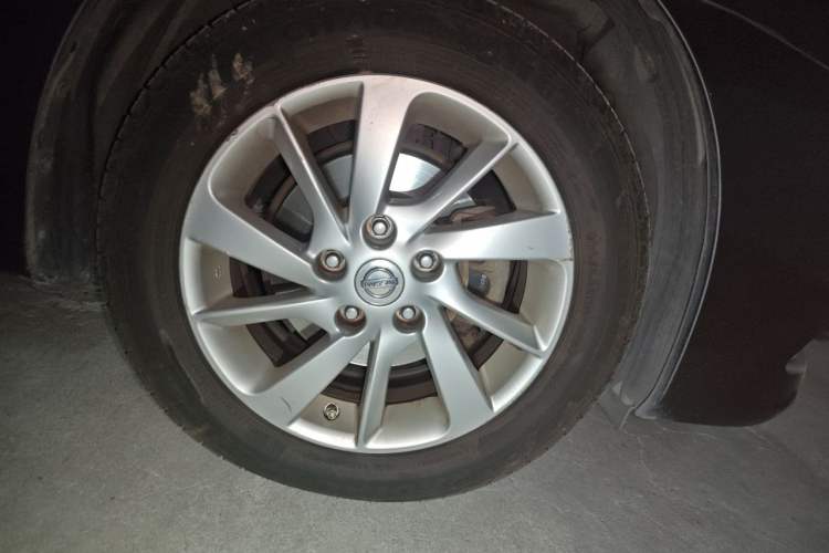 Used Nissan Sylphy 2012 1.8XL CVT Luxury Edition Right Front Wheel Hub