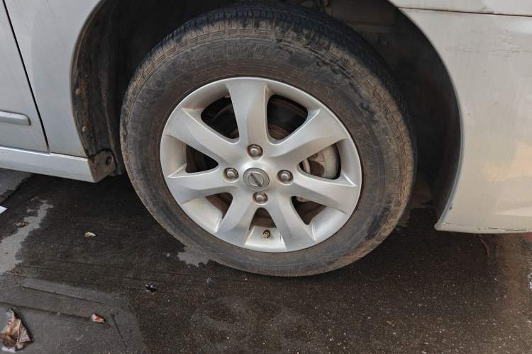Used Nissan Sylphy 2012 Classic 1.6XE Manual Comfort Edition Right Front Wheel Hub