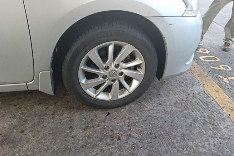 Used Nissan Sylphy 2012 1.8XL CVT Luxury Edition Right Front Wheel Hub