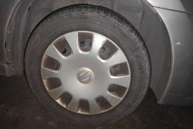 Used Nissan Sylphy 2012 Classic 1.6XE Manual Comfort Edition Right Front Wheel Hub