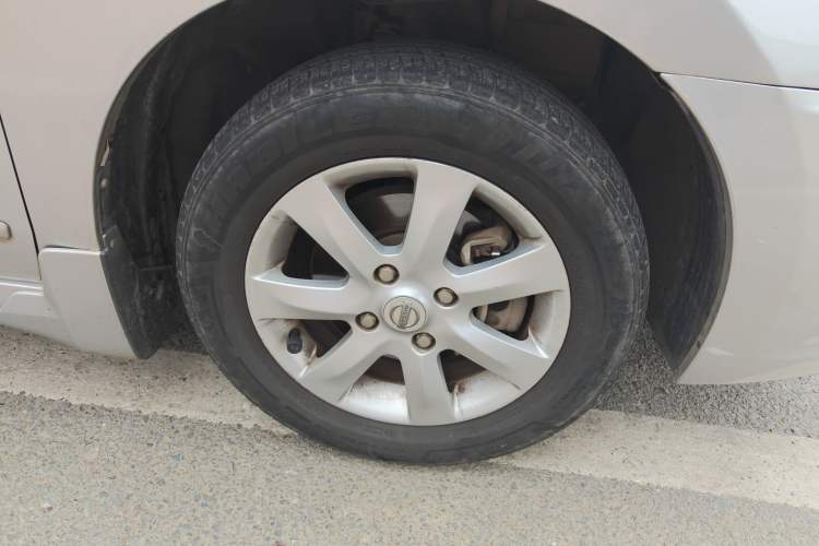 Used Nissan Sylphy 2012 Classic 1.6XE Manual Comfort Edition Right Front Wheel Hub