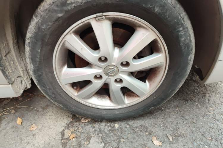 Used Nissan Sylphy 2012 Classic 1.6 XL Automatic Luxury Edition Right Front Wheel Hub