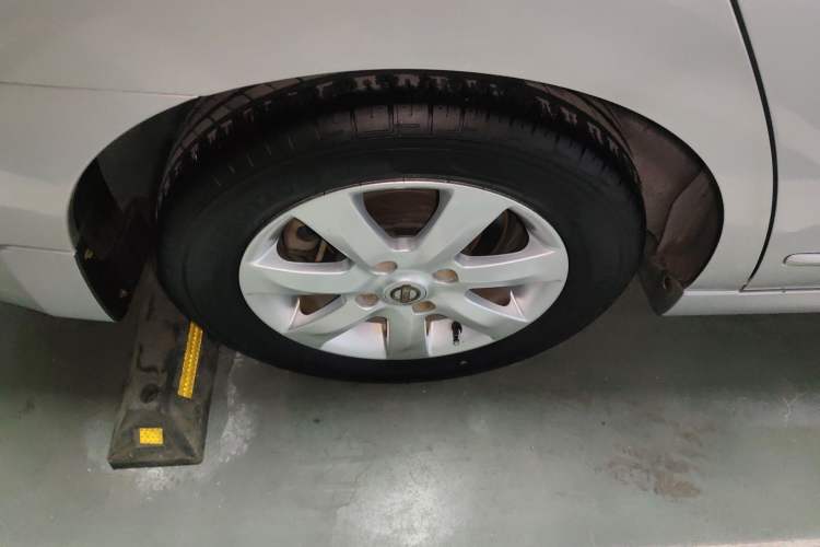 Used Nissan Sylphy 2012 Classic 1.6XE Manual Comfort Edition Right Rear Wheel Hub