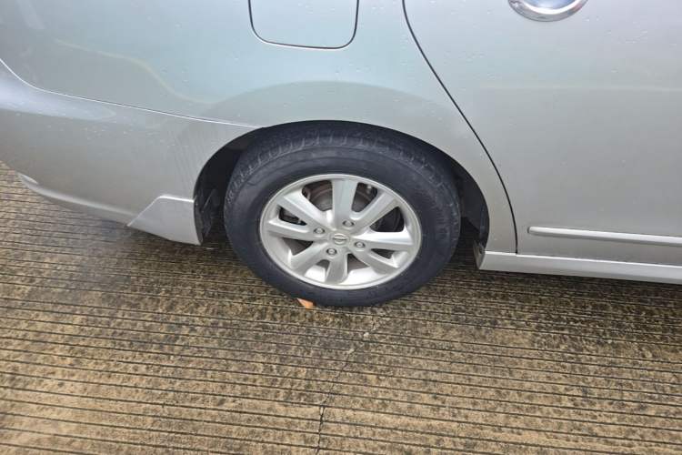 Used Nissan Sylphy 2012 Classic 1.6XE Automatic Comfort Edition Right Rear Wheel Hub