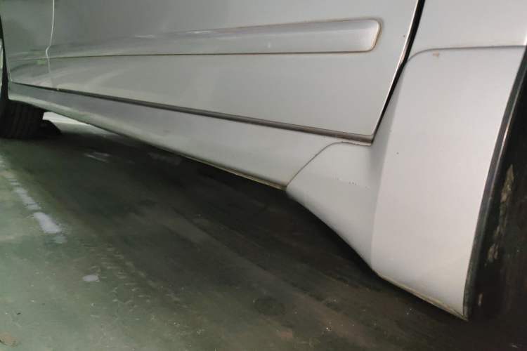 Used Nissan Sylphy 2012 Classic 1.6XE Manual Comfort Edition Right Side Sill